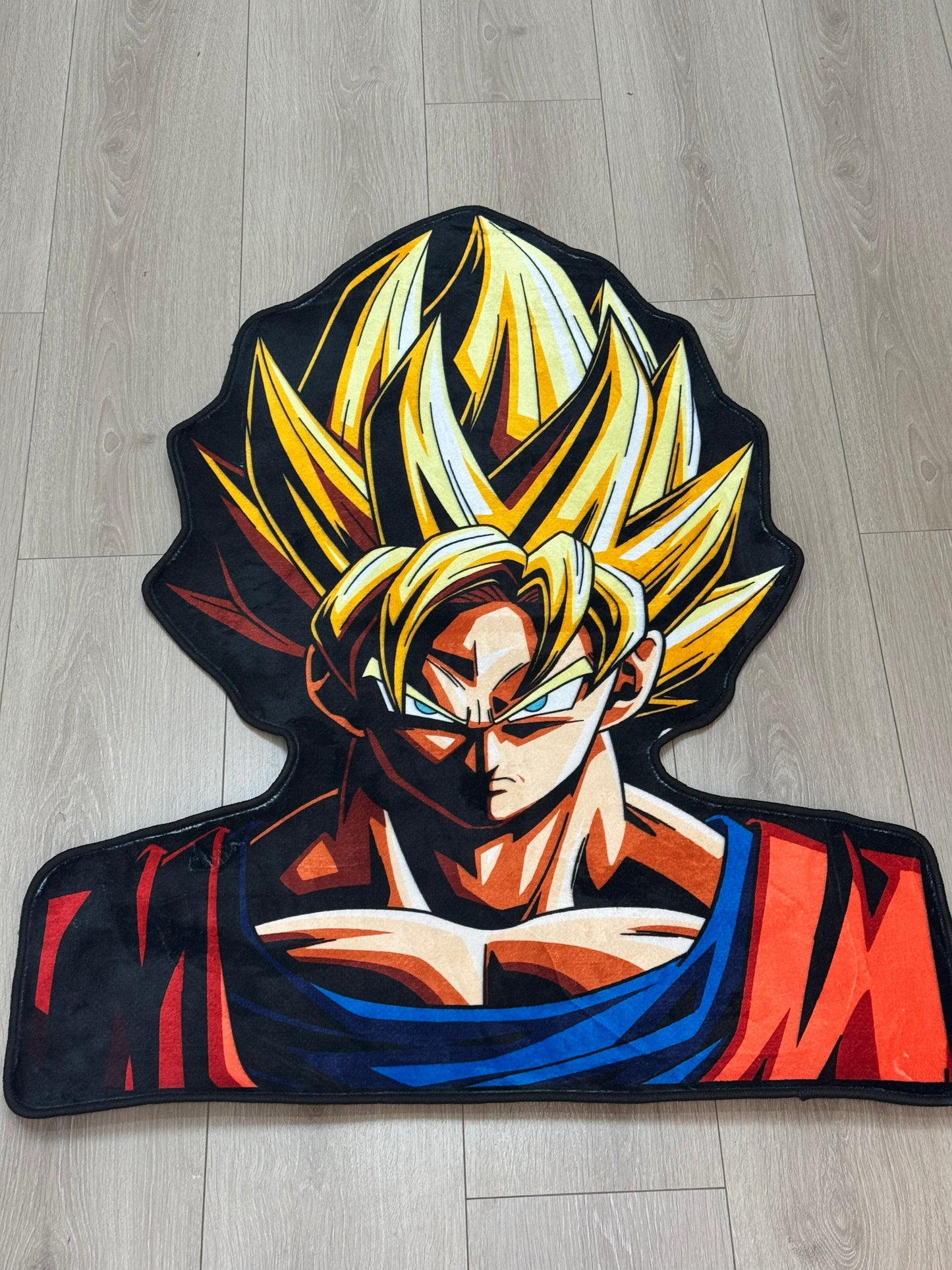 "Alfombra Goku Super Saiyajin 2"